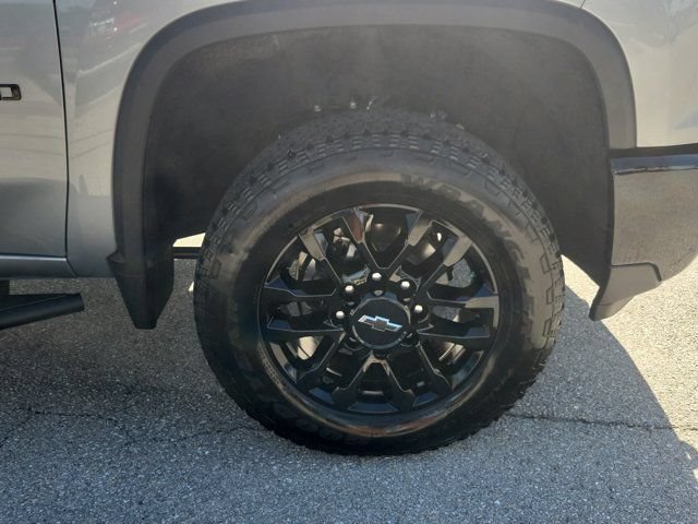 Used 2025 Chevrolet Silverado 2500 Custom w/ Custom Blackout Package AWD/4WD image 15