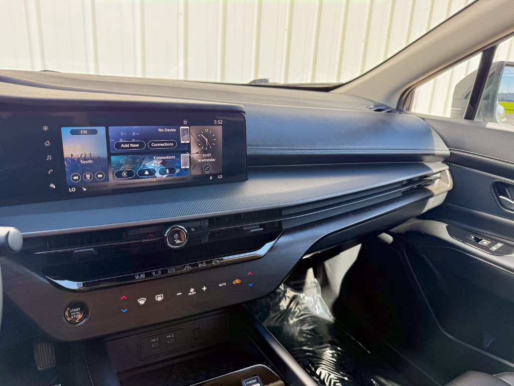 Used 2025 Nissan Murano SV AWD/4WD image 24