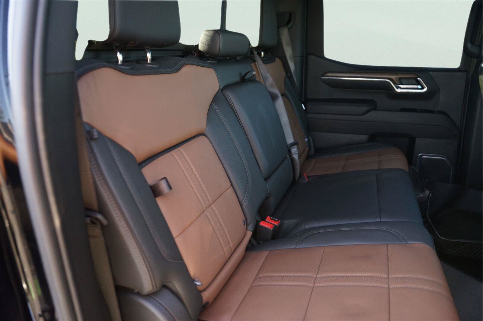 Used 2024 Chevrolet Silverado 1500 High Country w/ High Country Premium Package AWD/4WD image 17