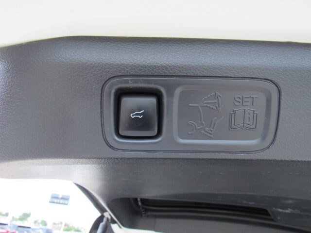 Certified 2024 Ford Expedition XLT RWD image 20