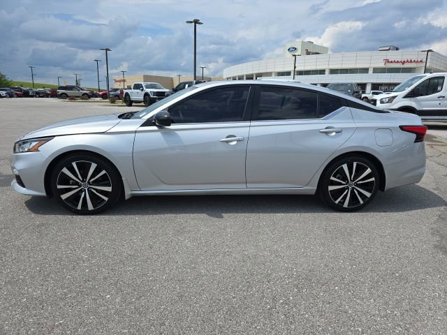 Used 2022 Nissan Altima 2.5 SR FWD image 2