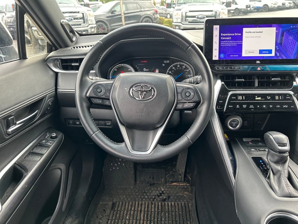 Used 2023 Toyota Venza XLE image 8