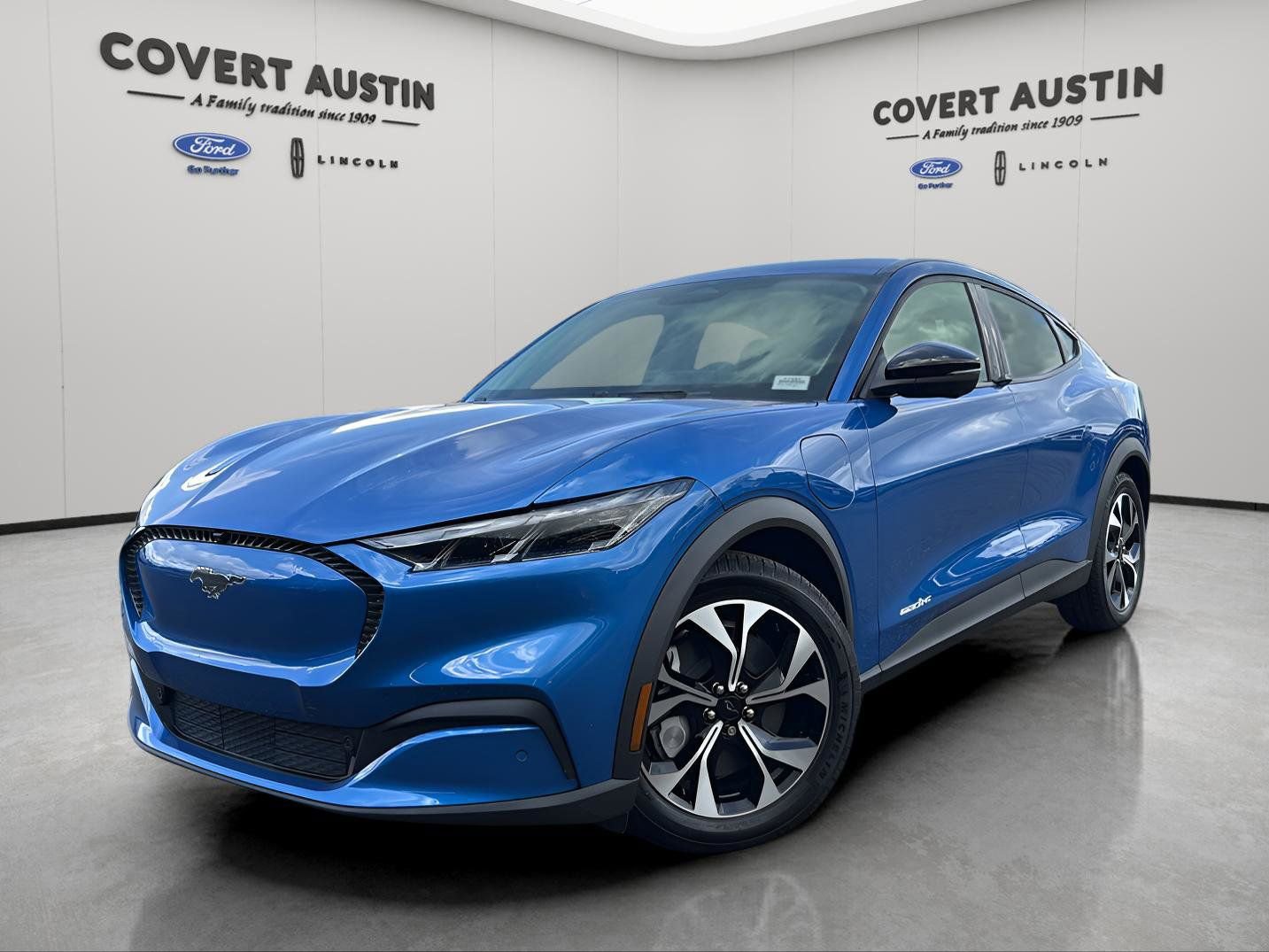 Certified 2025 Ford Mustang Mach-E Select image 1