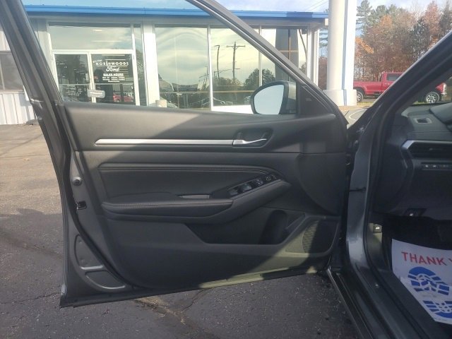 Used 2020 Nissan Altima 2.5 SV image 16