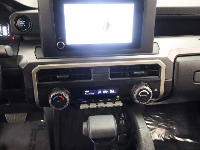 Used 2025 Toyota Tacoma SR5 AWD/4WD image 22