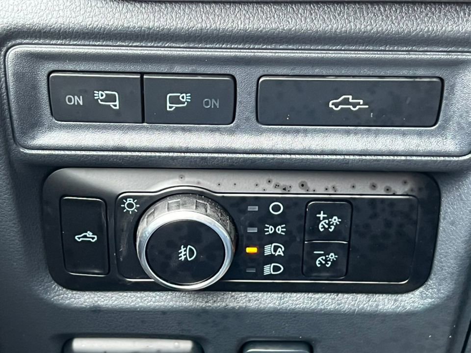 Certified 2023 Ford F150 Lariat w/ Equipment Group 502A High image 25