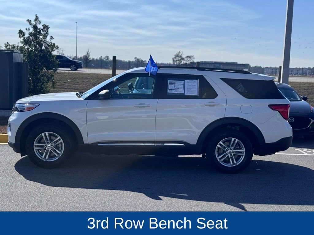 Certified 2023 Ford Explorer XLT image 3