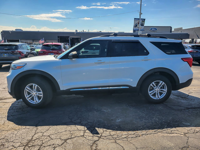 Certified 2023 Ford Explorer XLT w/ Equipment Group 202A image 3