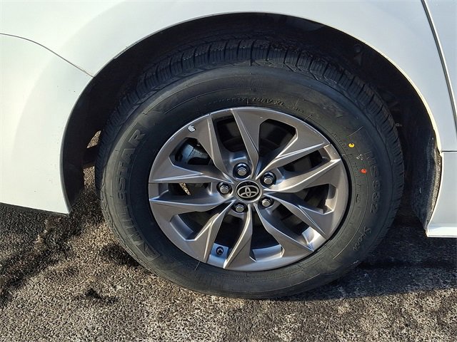 Used 2021 Toyota Sienna LE image 8