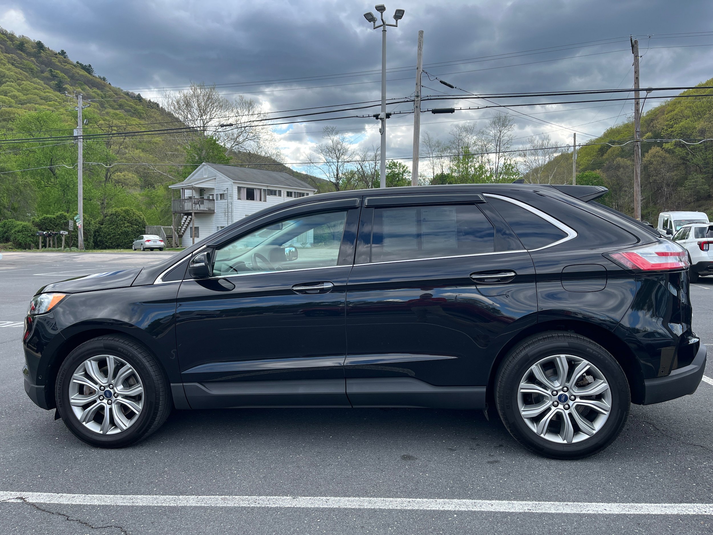 Certified 2019 Ford Edge Titanium w/ Equipment Group 301A AWD/4WD image 6