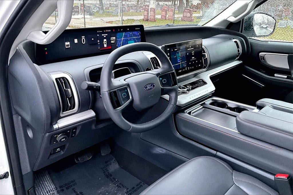Certified 2025 Ford Expedition Active image 13