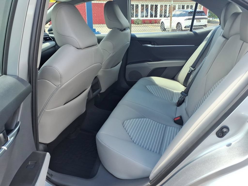 Used 2024 Toyota Camry SE w/ Cold Weather Package FWD image 10