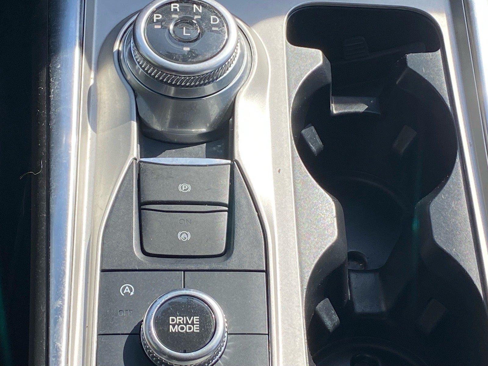 Certified 2024 Ford Explorer XLT w/ Equipment Group 202A AWD/4WD image 9
