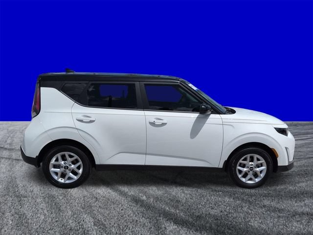 Used 2025 Kia Soul S FWD image 3
