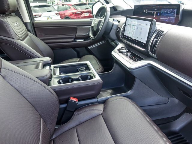 Certified 2025 Ford Expedition Platinum w/ Platinum Ultimate Package AWD/4WD image 36