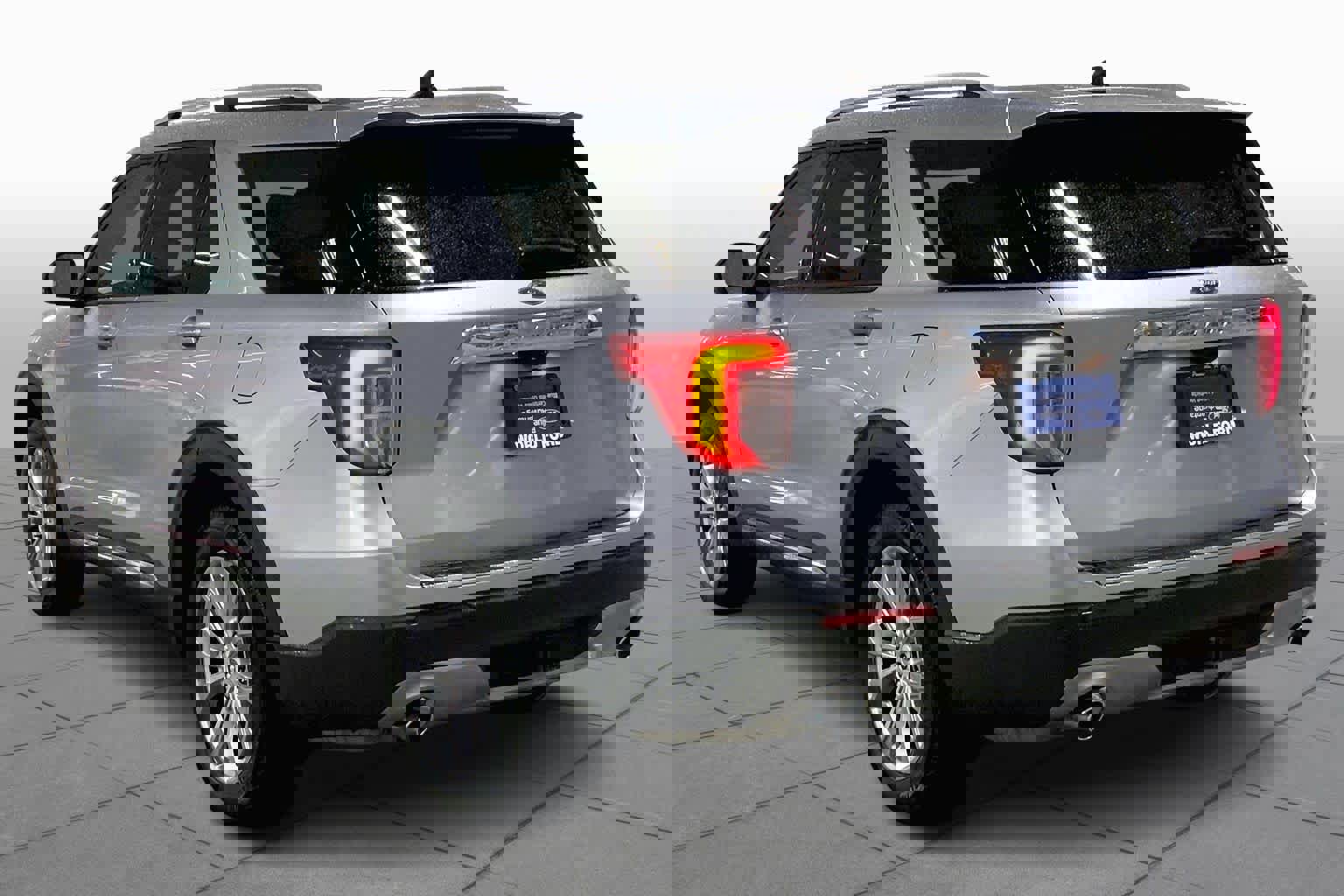 Certified 2022 Ford Explorer Limited w/ Equipment Group 301A image 10