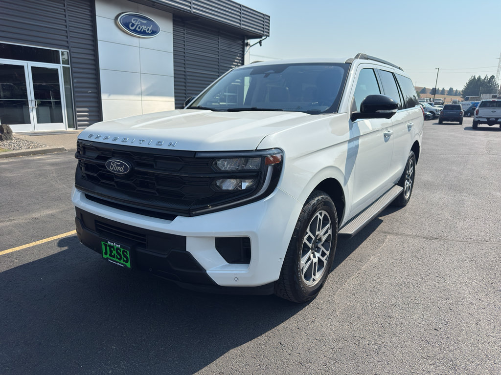 Certified 2025 Ford Expedition Active AWD/4WD image 1