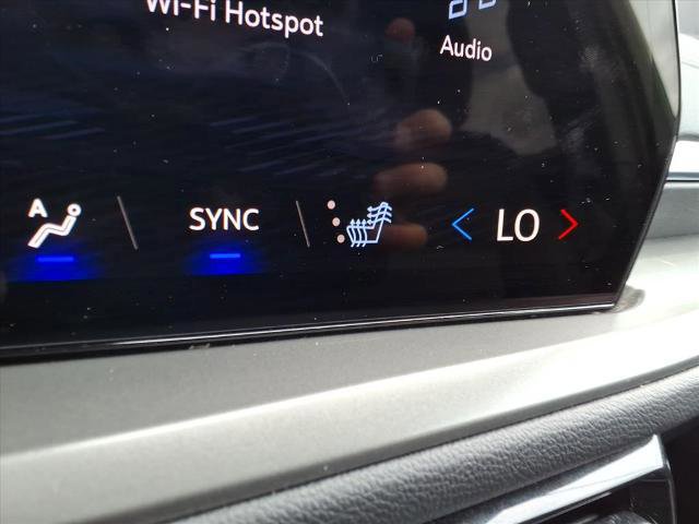 Used 2025 Chevrolet Traverse LT image 19