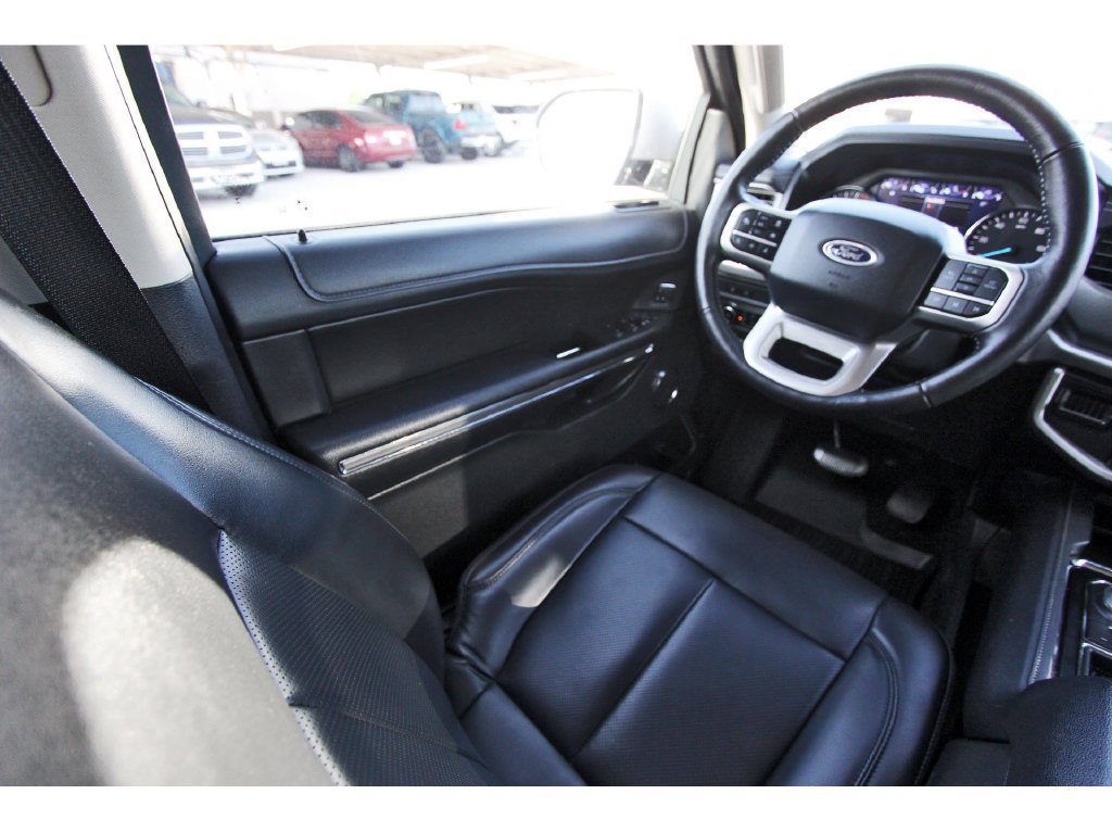 Certified 2024 Ford Expedition XLT RWD image 11
