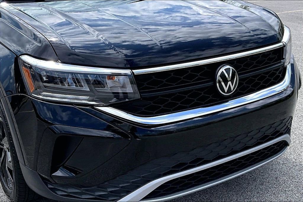 Used 2024 Volkswagen Taos SE FWD image 30