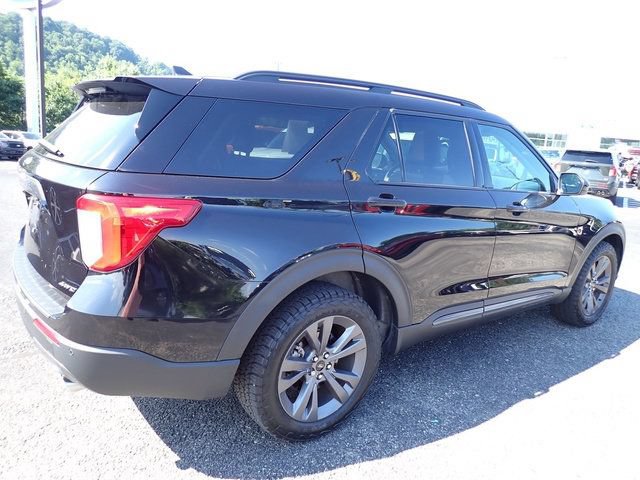 Certified 2024 Ford Explorer XLT w/ Equipment Group 202A AWD/4WD image 6