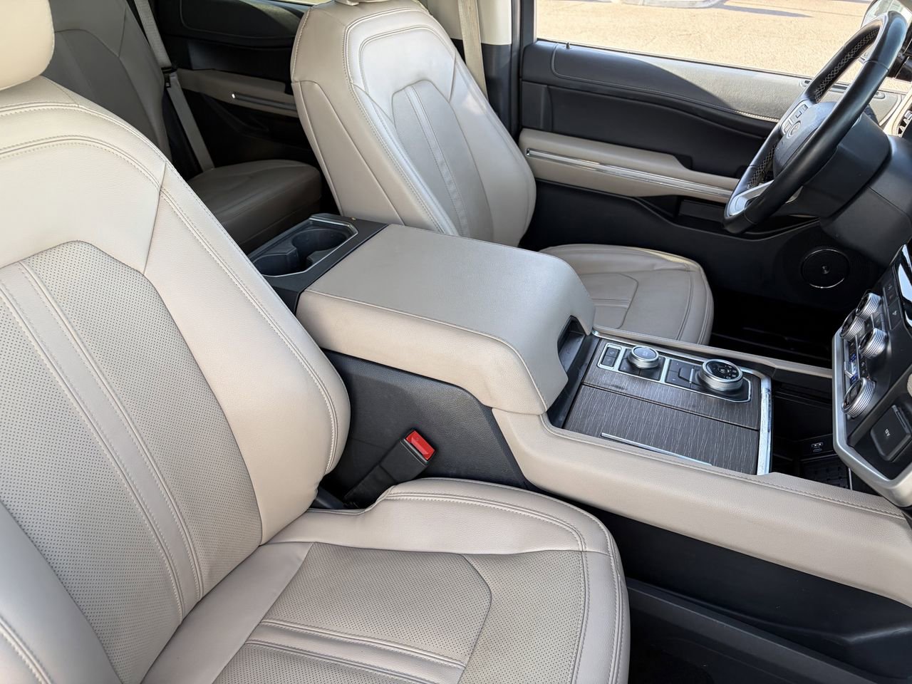 Certified 2024 Ford Expedition Limited AWD/4WD image 11