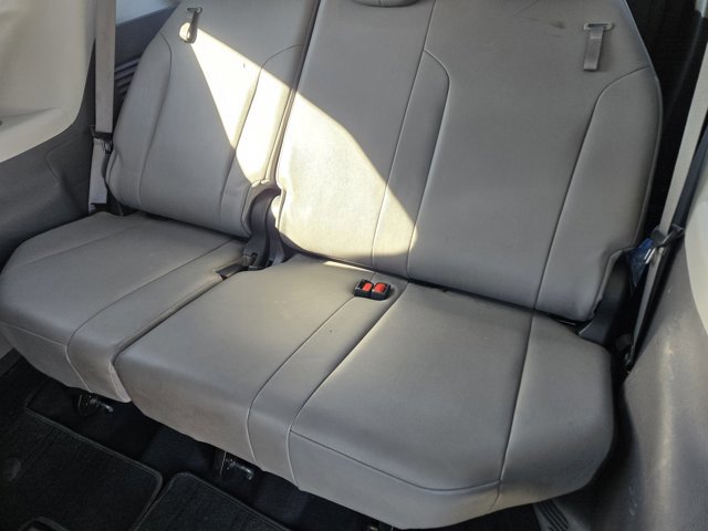 Used 2022 Toyota Sienna XLE image 29