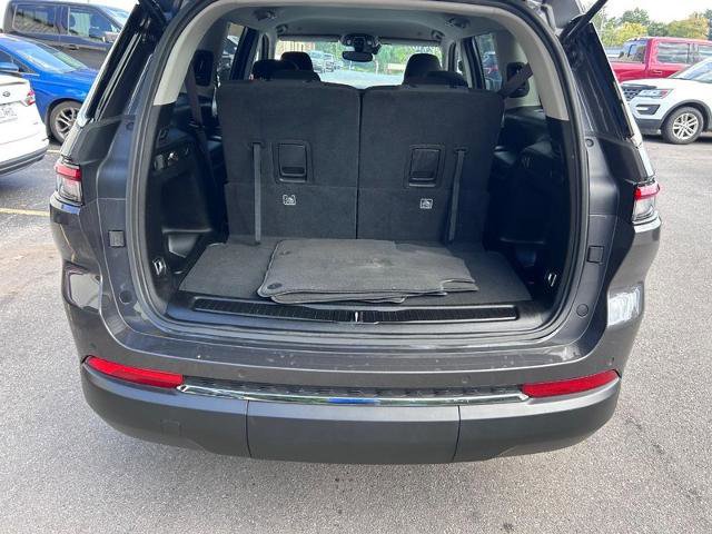 Used 2023 Jeep Grand Cherokee L Laredo image 7