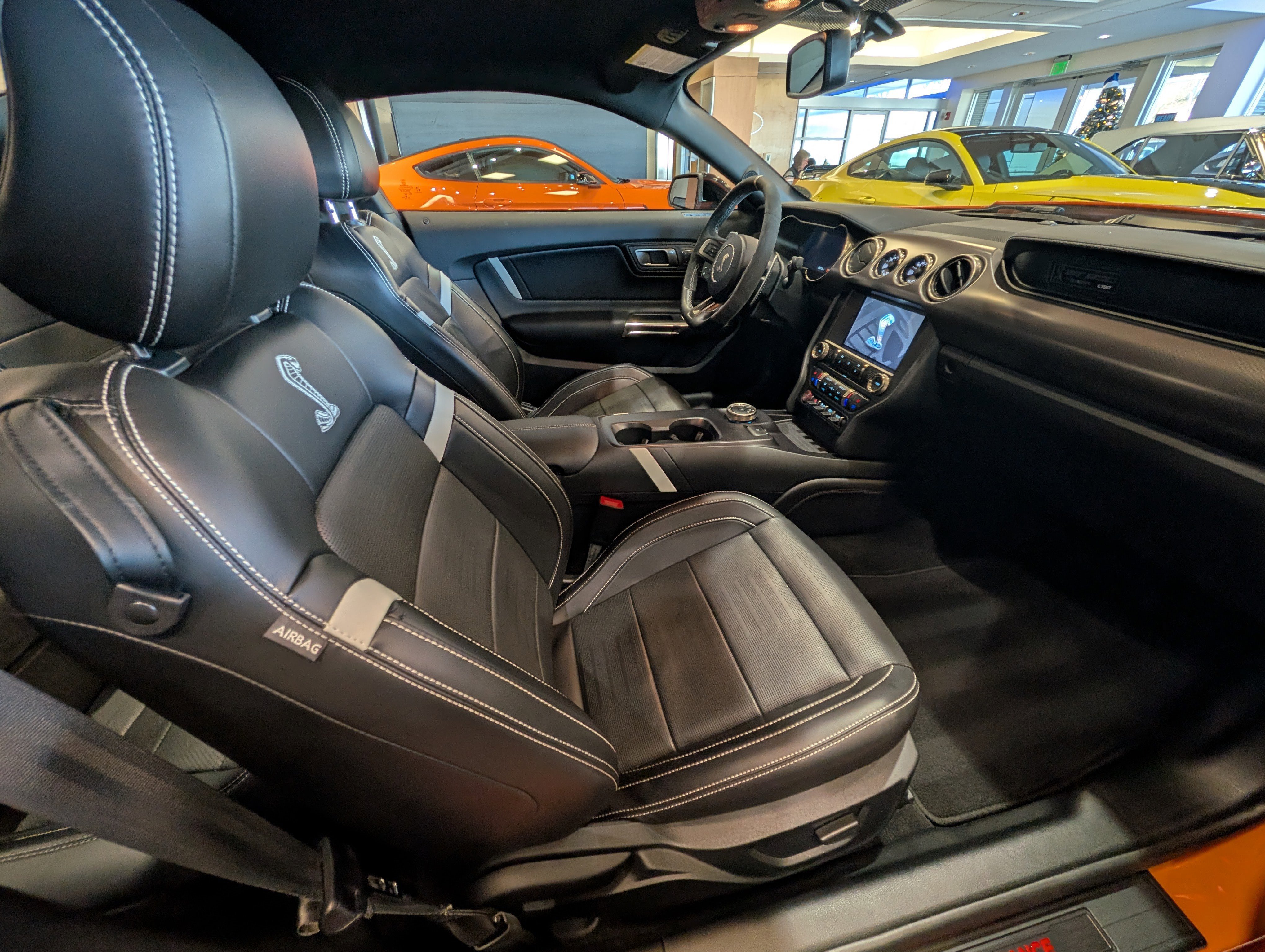 Certified 2020 Ford Mustang Shelby GT500 w/ Technology Package image 14