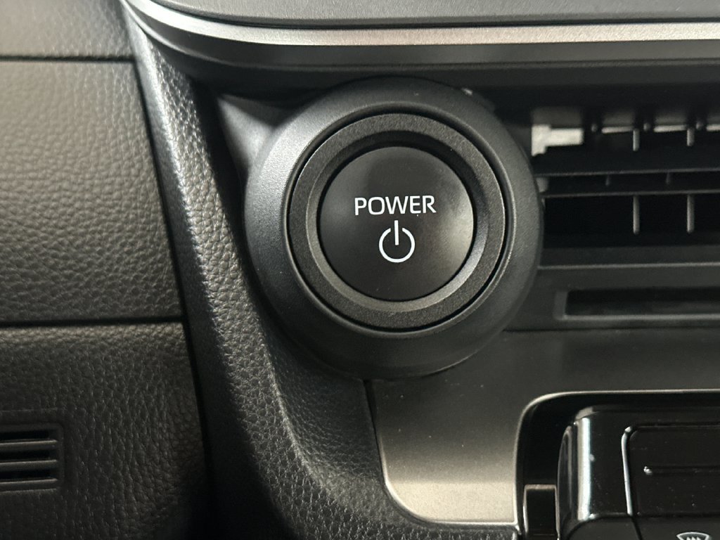Used 2025 Toyota Prius LE FWD image 21