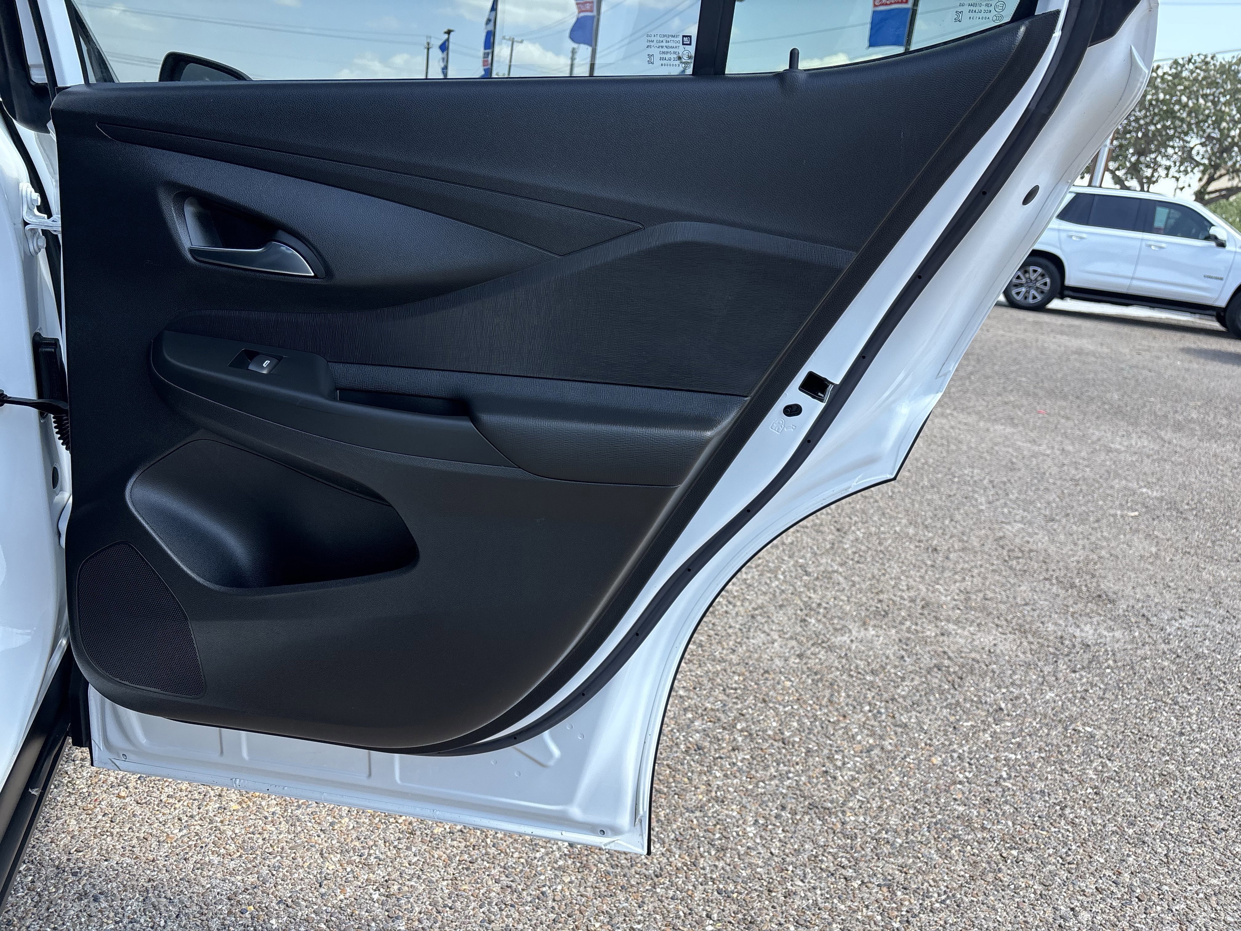 Used 2025 Buick Envista Preferred image 18