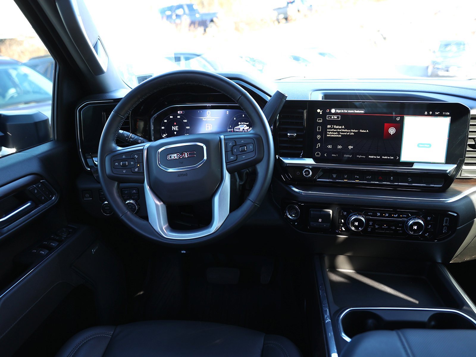 Used 2025 GMC Sierra 2500 SLT w/ SLT Premium Package image 17