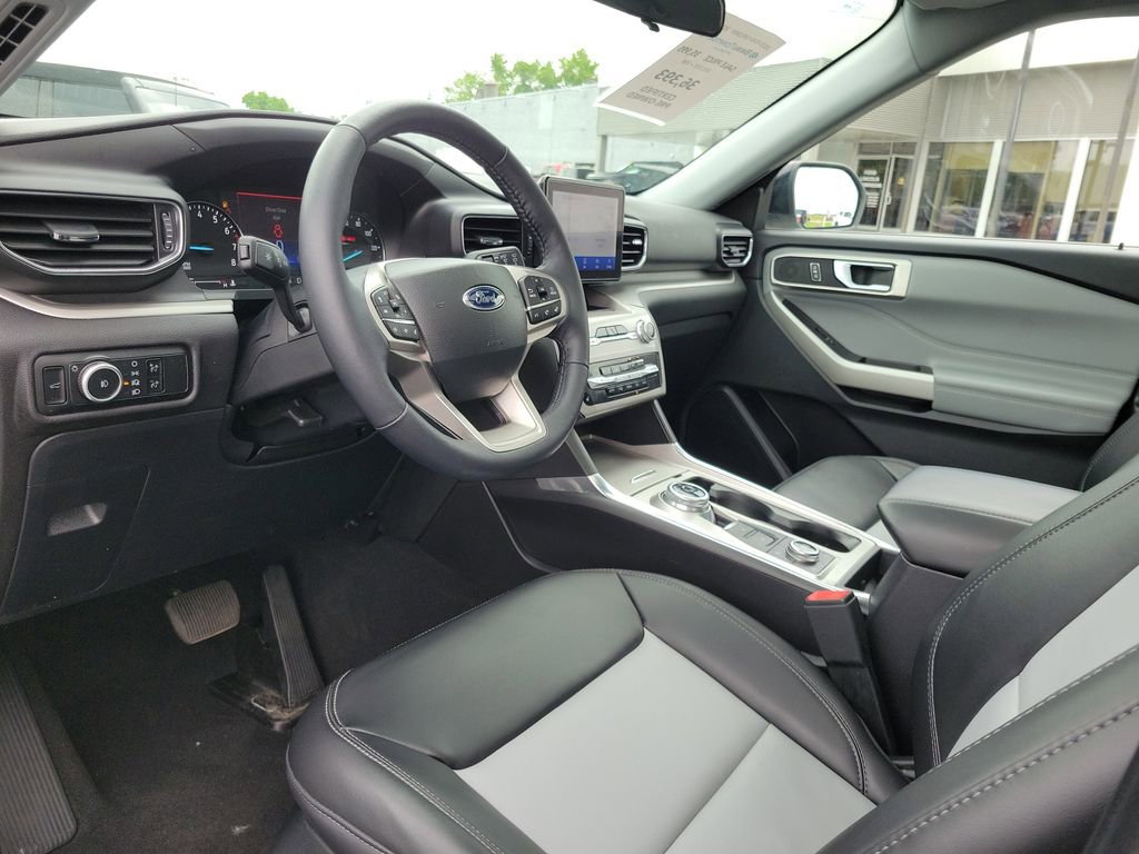 Certified 2023 Ford Explorer XLT w/ Equipment Group 202A AWD/4WD image 20