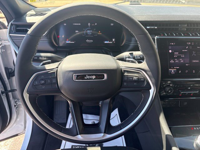 Used 2025 Jeep Grand Cherokee Altitude RWD image 24