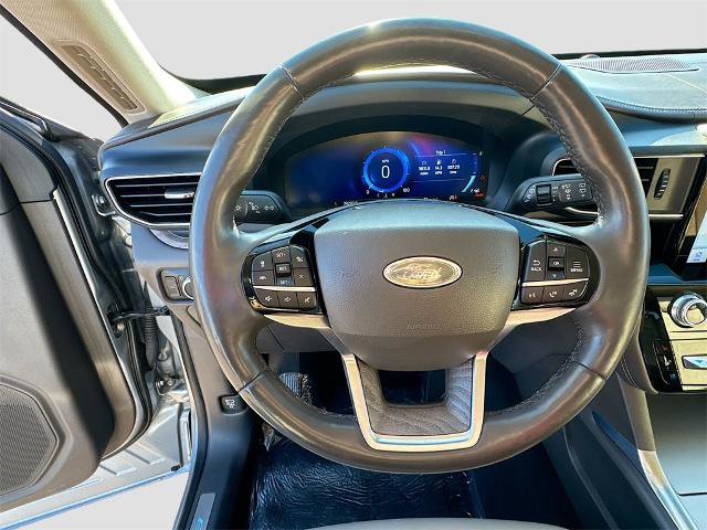 Certified 2022 Ford Explorer Platinum w/ Equipment Group 601A image 10