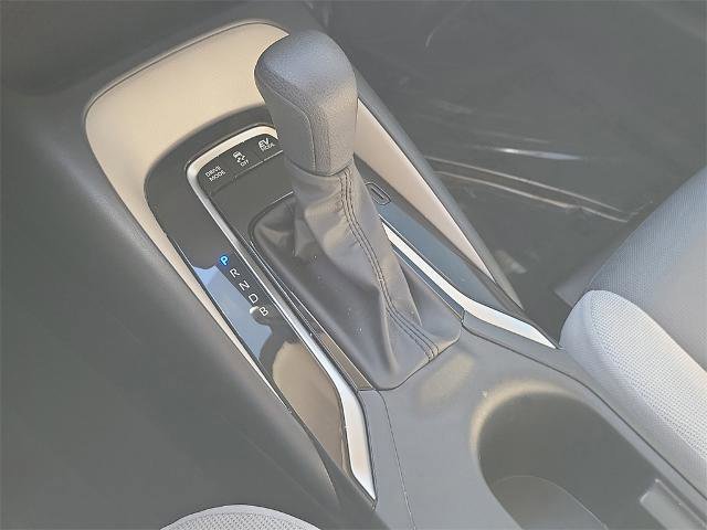 Used 2025 Toyota Corolla LE image 32