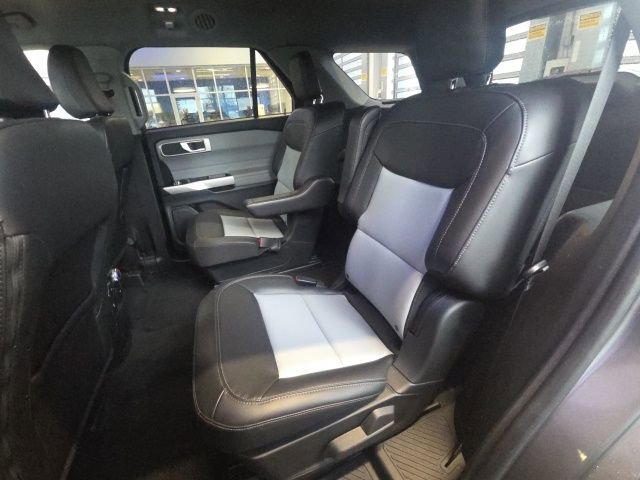 Certified 2022 Ford Explorer XLT w/ Equipment Group 202A image 18