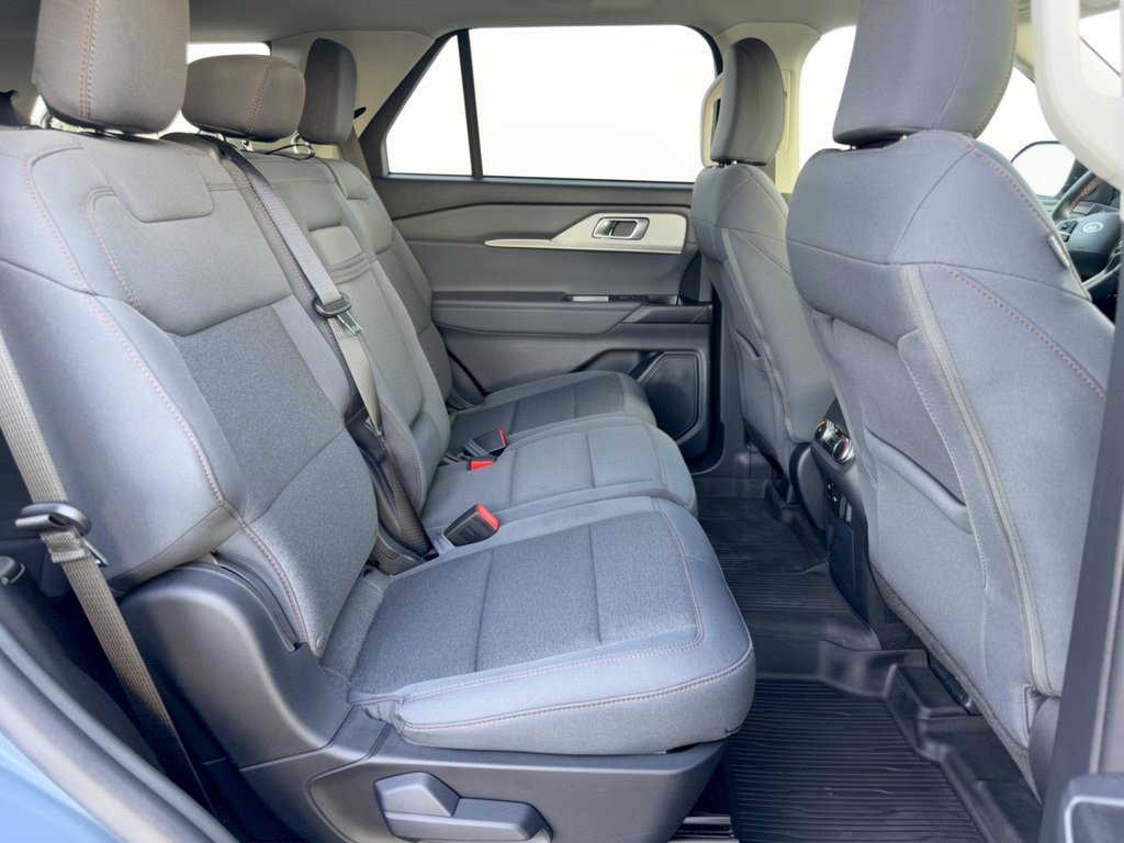 Certified 2025 Ford Explorer Active RWD image 29
