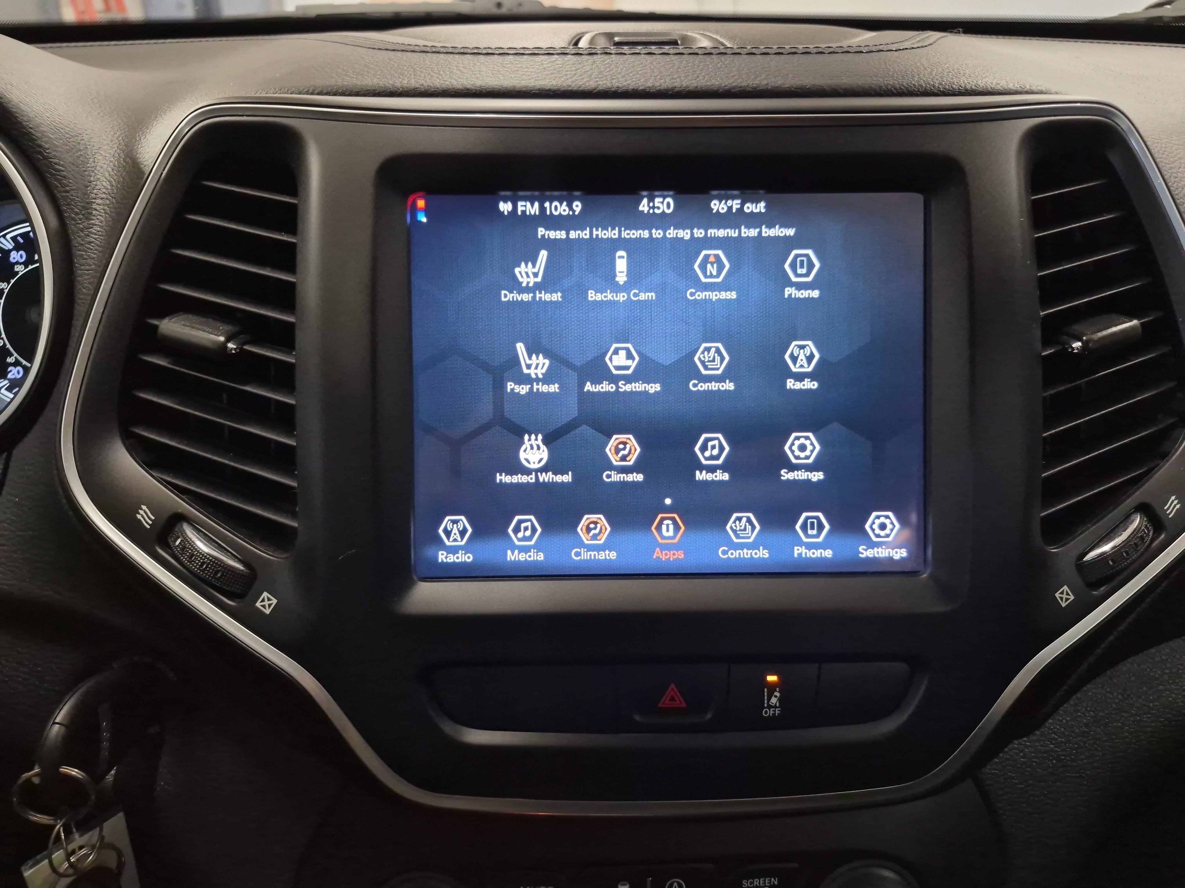 Used 2022 Jeep Cherokee Latitude AWD/4WD image 27