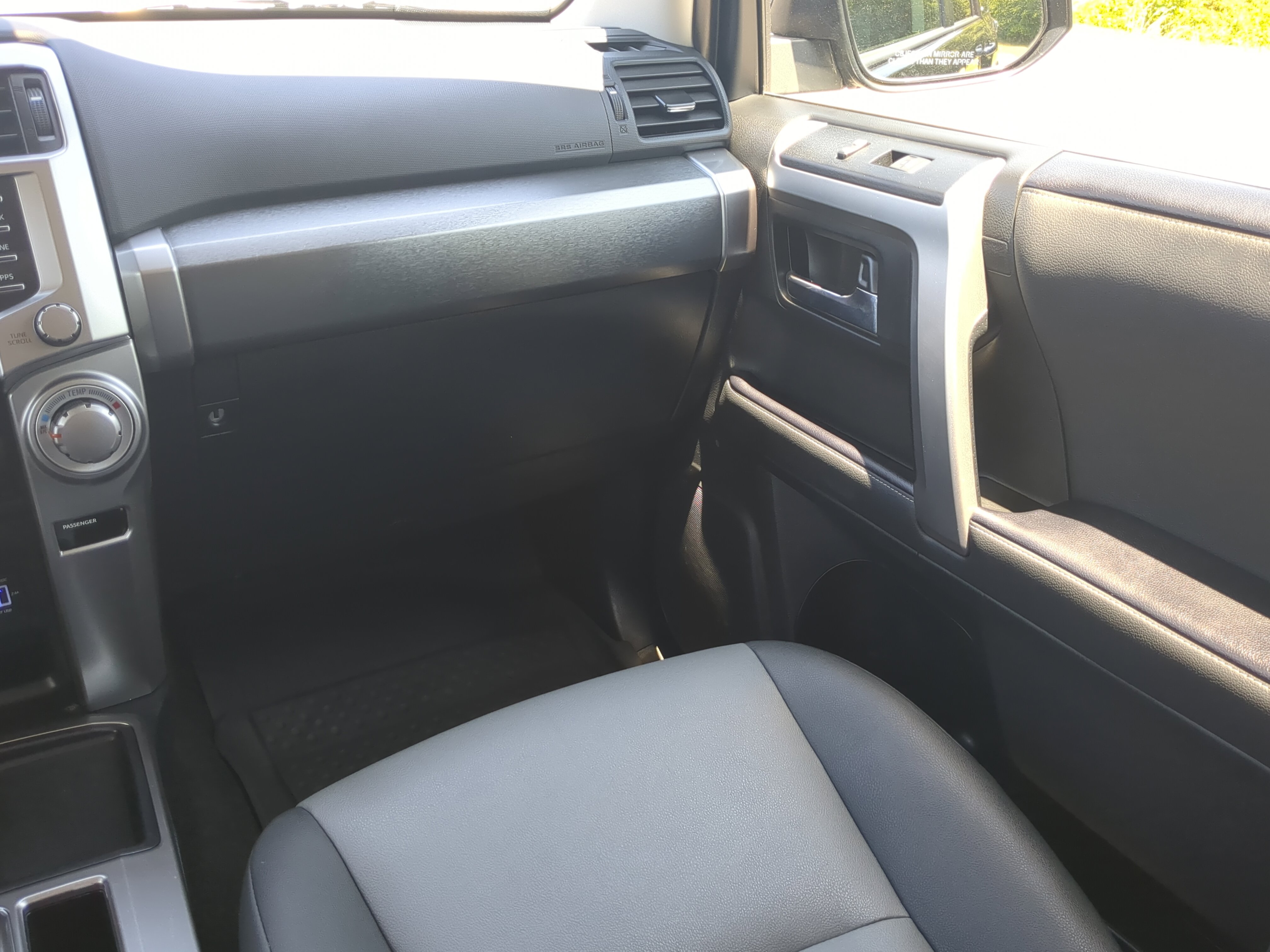 Used 2020 Toyota 4Runner SR5 Premium w/ Moonroof Package RWD image 15