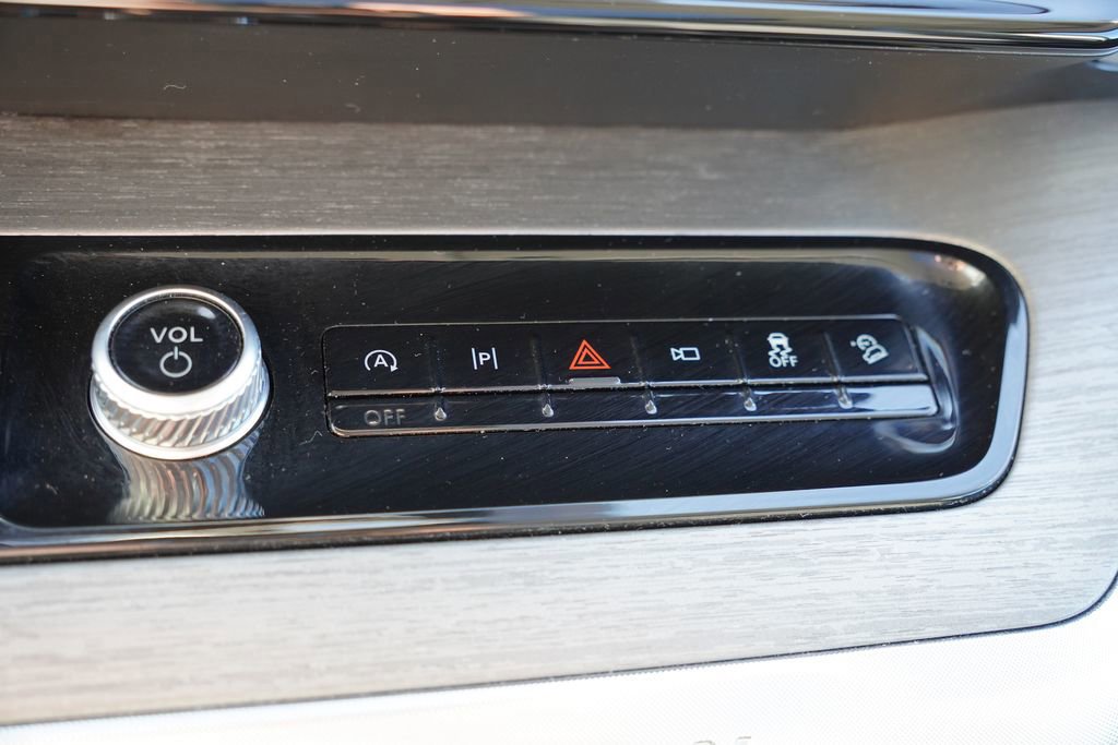 Certified 2025 Ford Expedition Max Platinum image 36