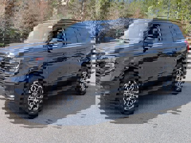 Certified 2025 Ford Expedition Active image 2