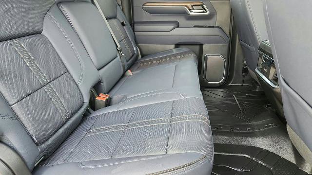 Used 2025 Chevrolet Silverado 1500 High Country w/ Technology Package image 40