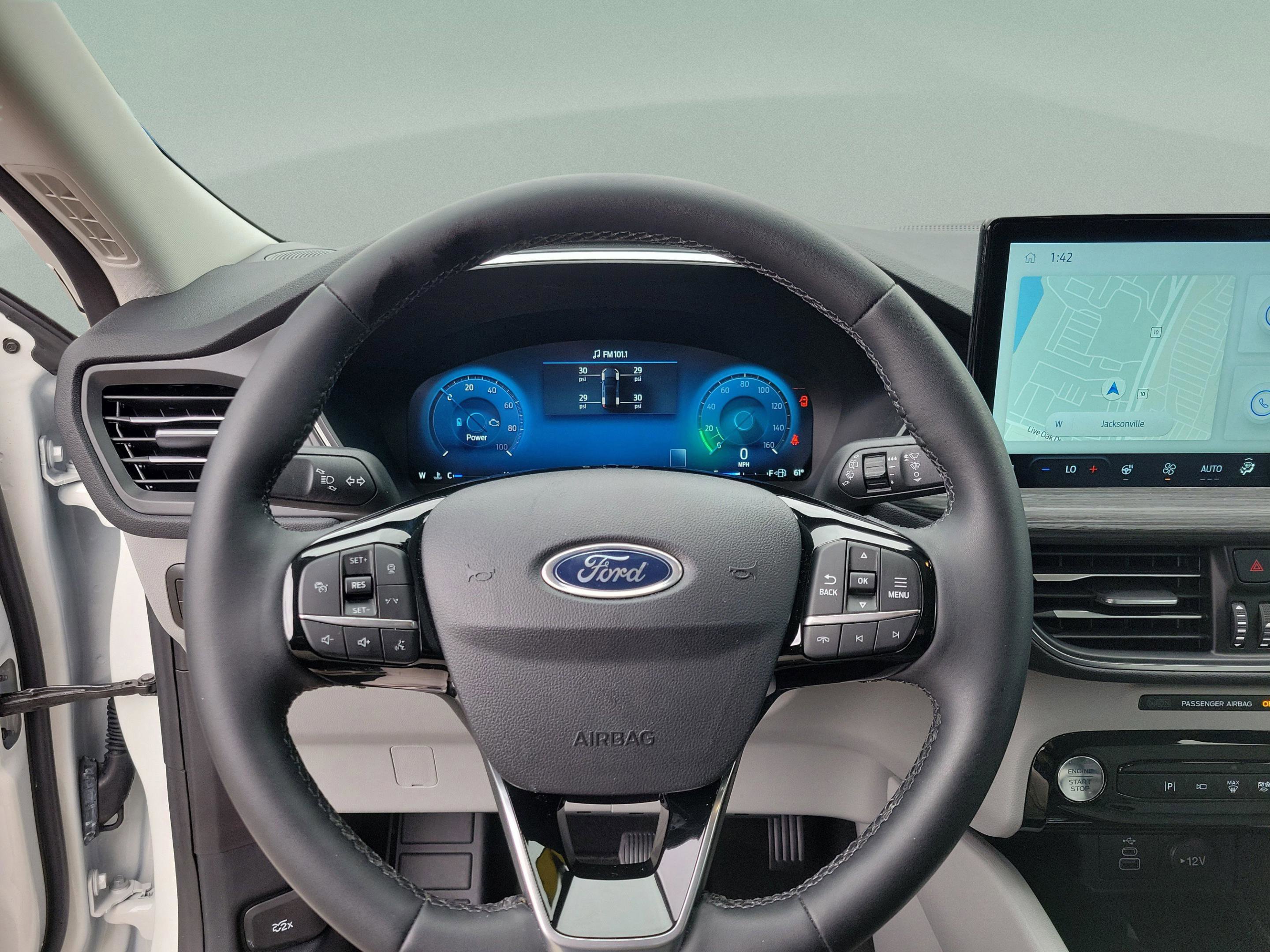 Certified 2024 Ford Escape SE w/ PHEV Premium Package image 8