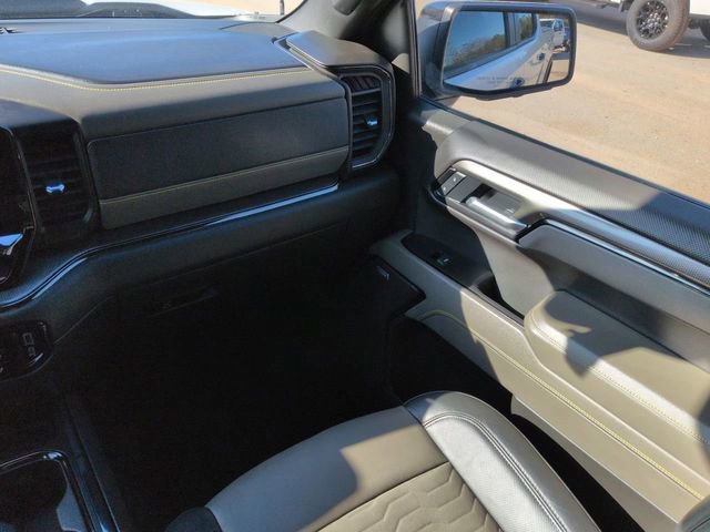 Used 2025 Chevrolet Silverado 1500 ZR2 w/ Technology Package image 18