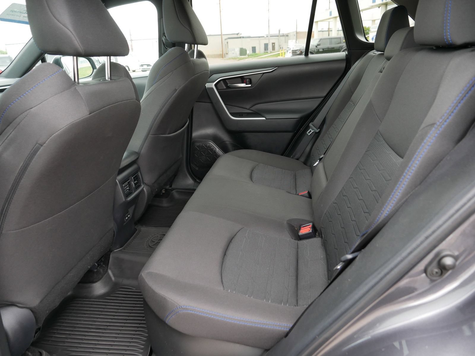 Used 2024 Toyota RAV4 SE w/ Convenience Package AWD/4WD image 19