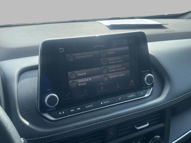 Used 2023 Nissan Rogue S image 32