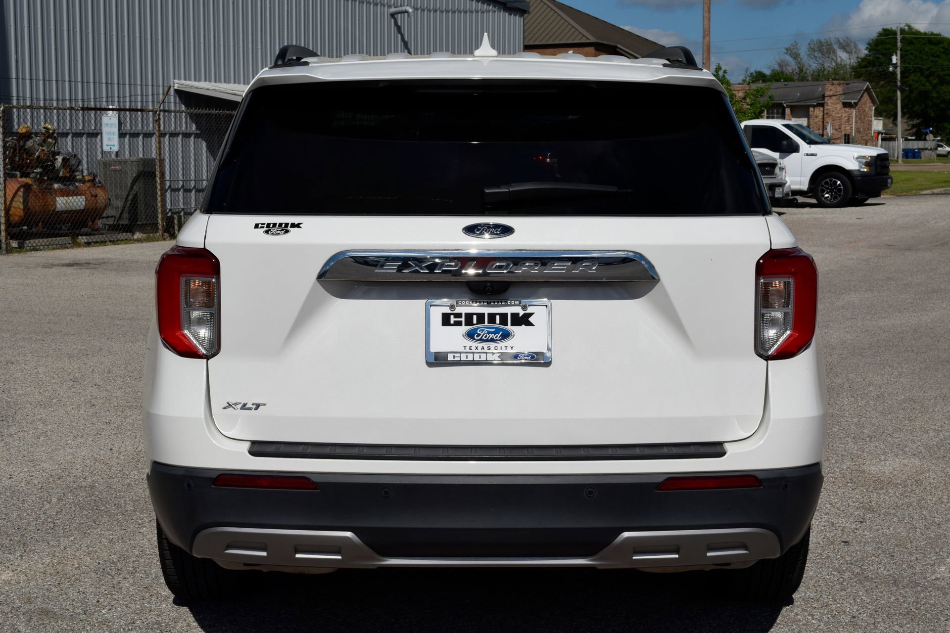 Certified 2022 Ford Explorer XLT w/ Equipment Group 202A image 5