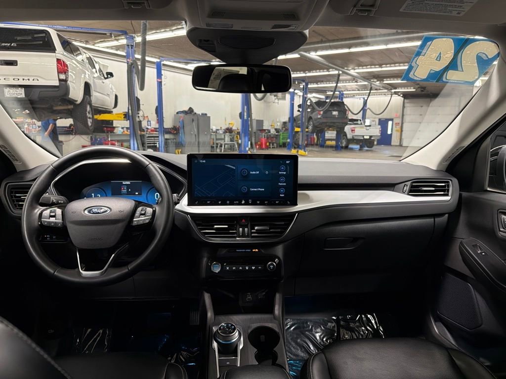 Certified 2024 Ford Escape Platinum AWD/4WD image 15