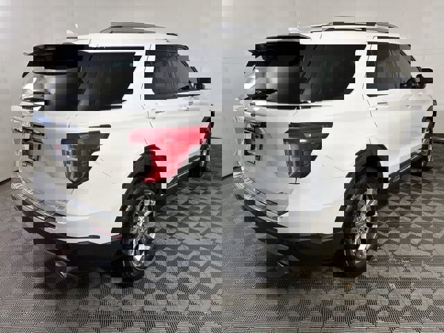 Certified 2023 Ford Explorer Limited w/ Limited Technology Package image 4